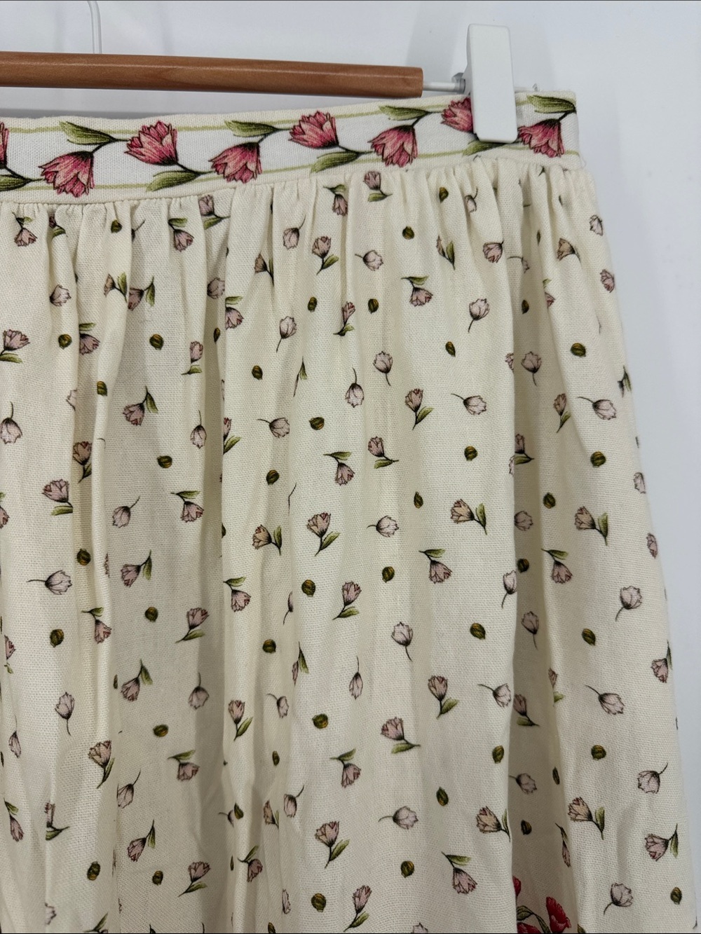 Max Studio NWT Floral Border Print Maxi Skirt Linen Blend Cream M - Picture 3 of 6
